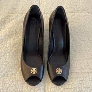 Tory Burch Jolie 85MM Peep Toe Nappa Black Leather Wedge Shoe Size 8.5